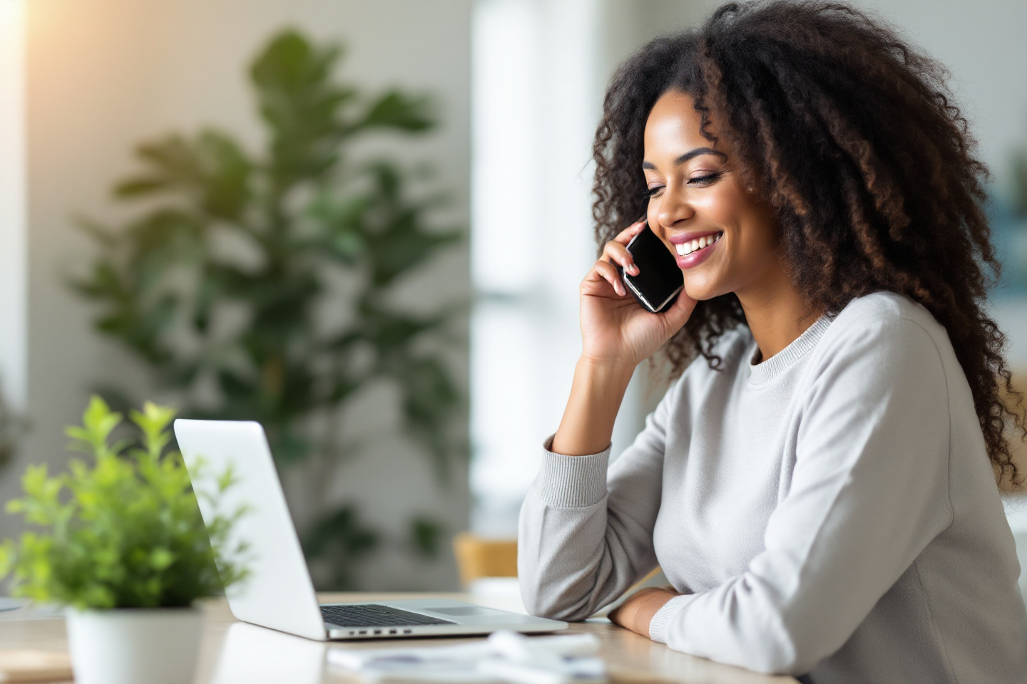 Client satisfait grâce à un accueil téléphonique premium